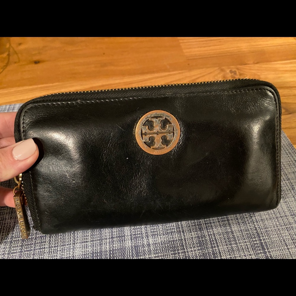 Tory Burch wallet